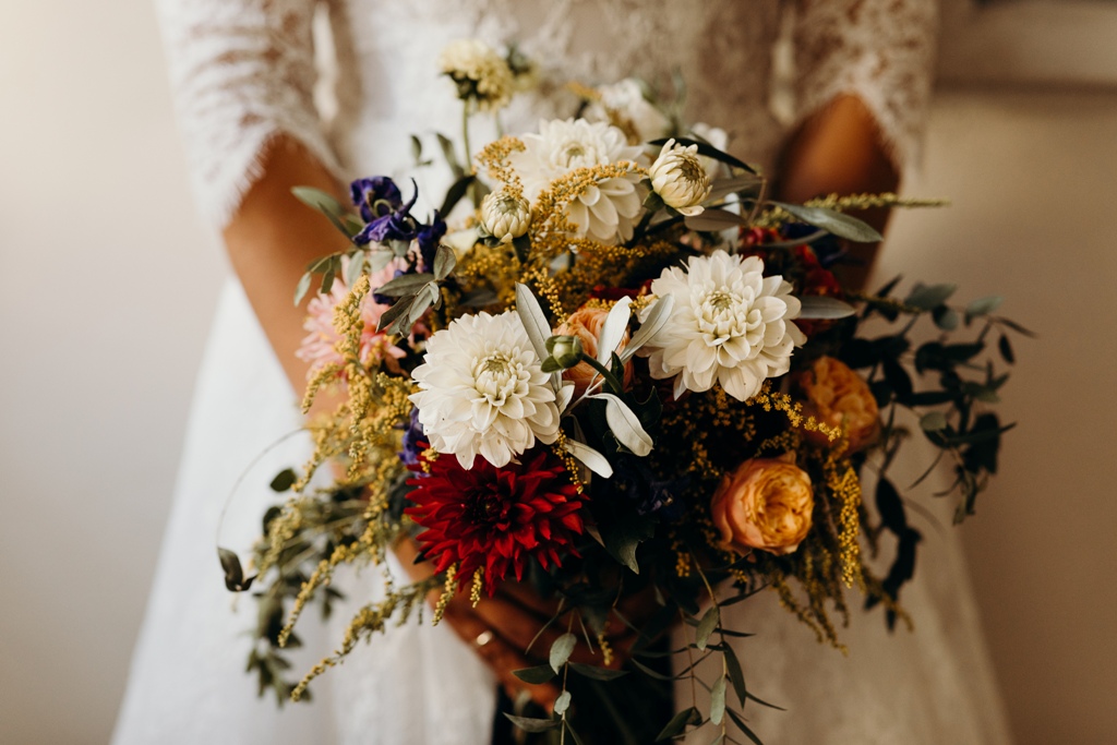 18. konsultant ślubny, sesja plenerowa, organizacja pleneru, sesja w Pradze, bukiet slubny, kolorowe kwiaty na wesele