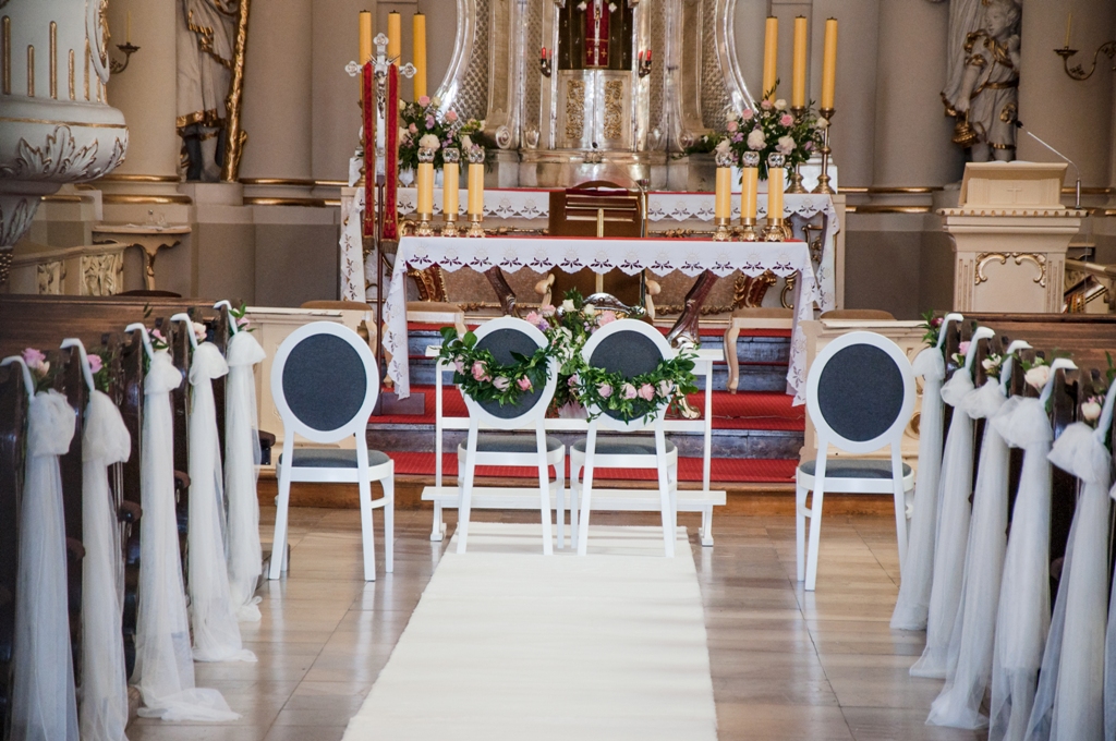 dekoracje stołu, piwonie, róże, ślub w zamku (23)